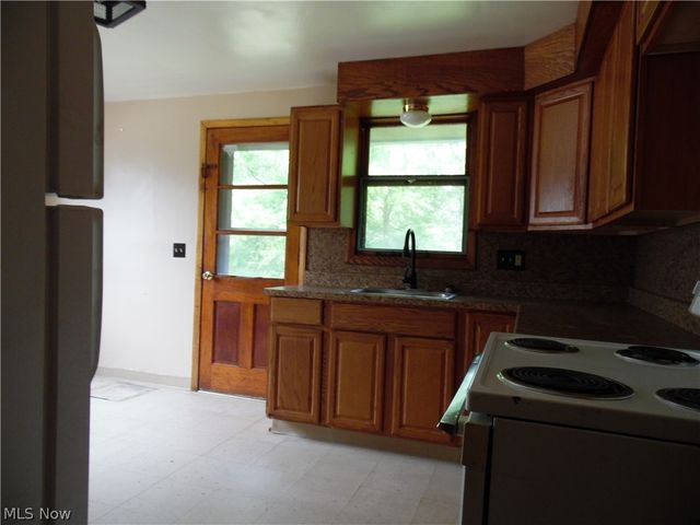 211 Clara Court, Louisville, OH 44641