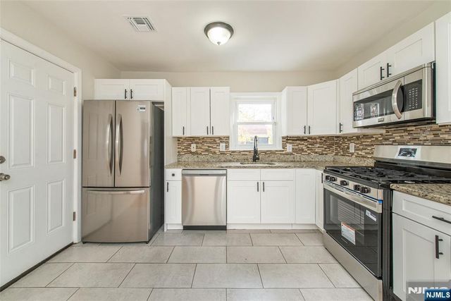 1653 Ardsley Court, Teaneck, NJ 07666