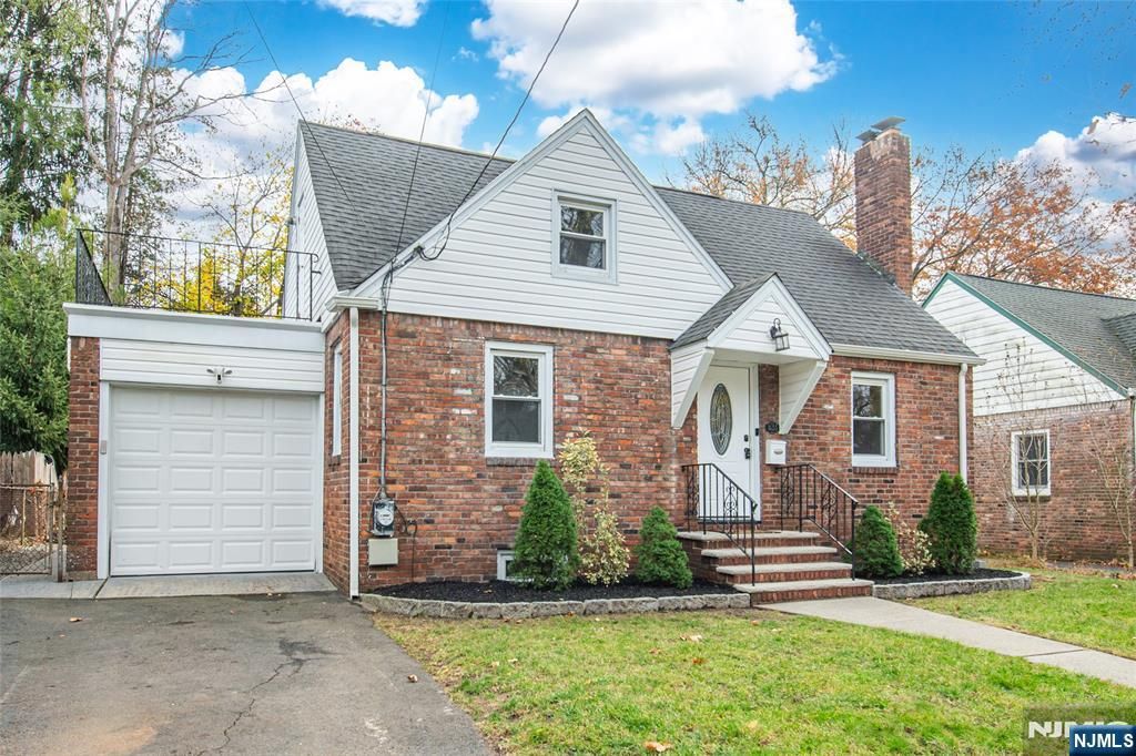 1653 Ardsley Court, Teaneck, NJ 07666