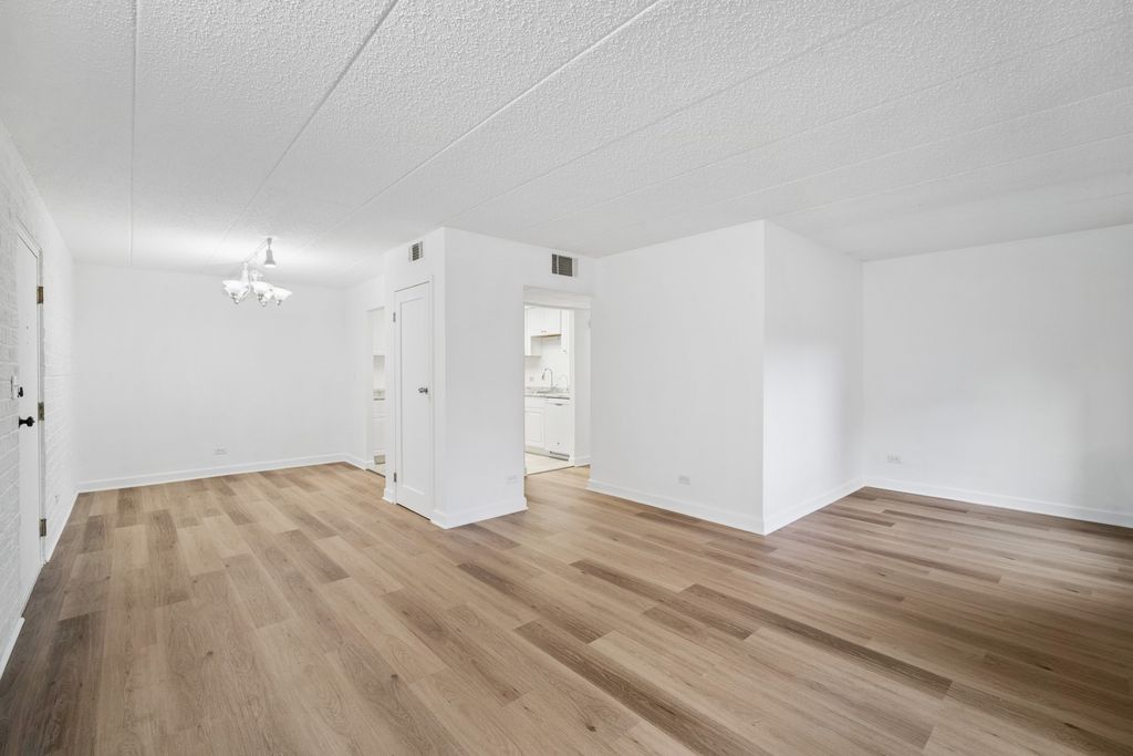 3852 S Parkway Drive 1E, Northbrook, IL 60062 — photo 4