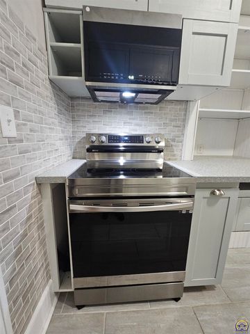 1304 Chestnut ST, Emporia, KS 66801