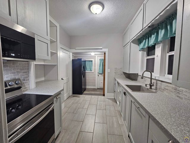 1304 Chestnut ST, Emporia, KS 66801