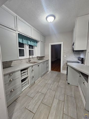 1304 Chestnut ST, Emporia, KS 66801