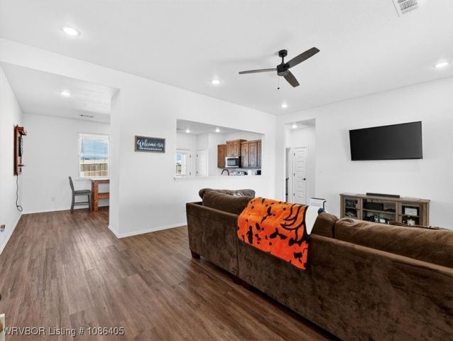 106 Countryside Way, Pocola, OK 74902