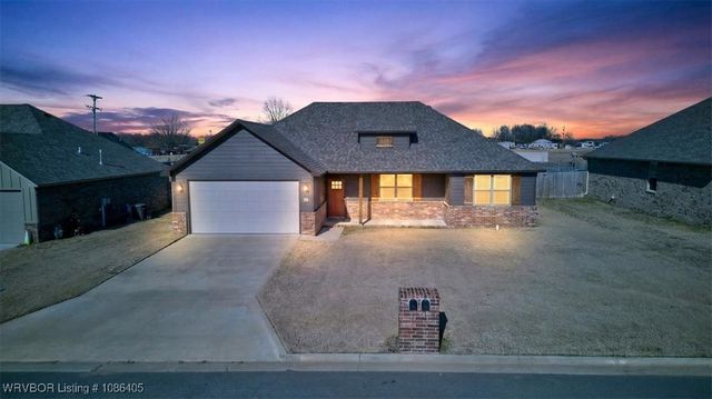 106 Countryside Way, Pocola, OK 74902