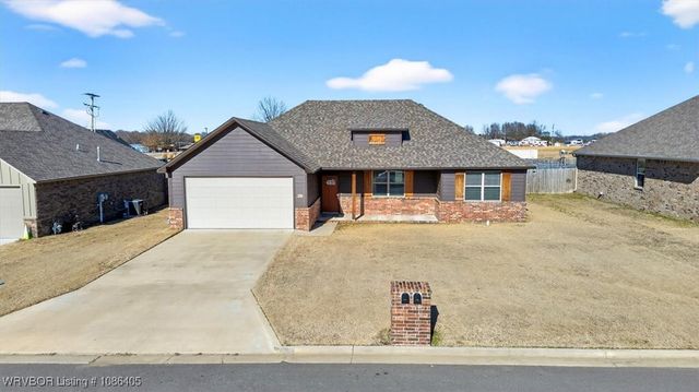 106 Countryside Way, Pocola, OK 74902