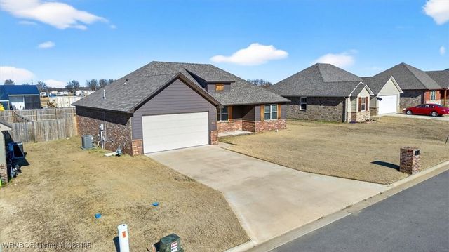 106 Countryside Way, Pocola, OK 74902