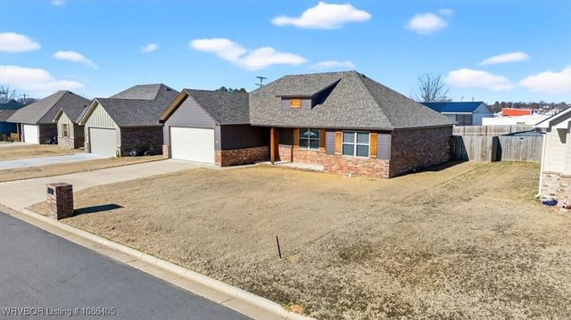 106 Countryside Way, Pocola, OK 74902