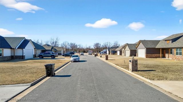 106 Countryside Way, Pocola, OK 74902