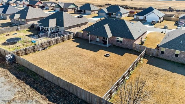 106 Countryside Way, Pocola, OK 74902