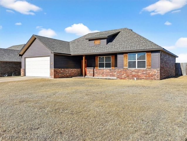 106 Countryside Way, Pocola, OK 74902