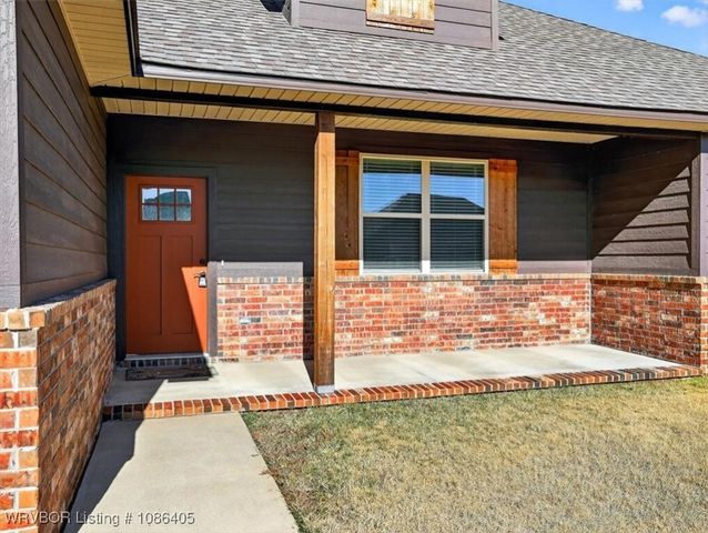 106 Countryside Way, Pocola, OK 74902