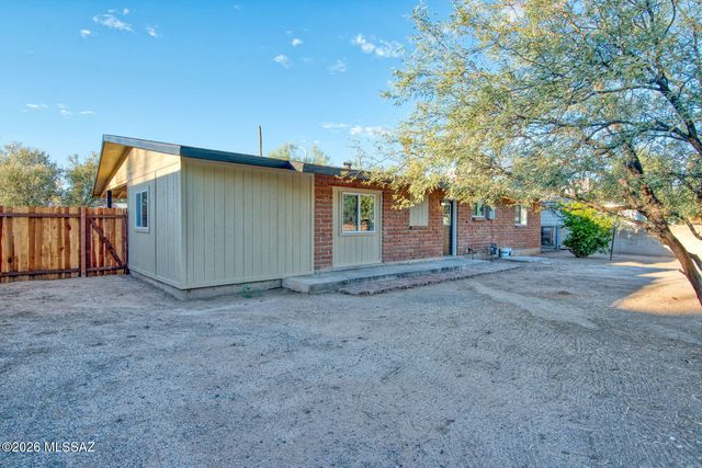 2303 E Beverly Drive, Tucson, AZ 85719