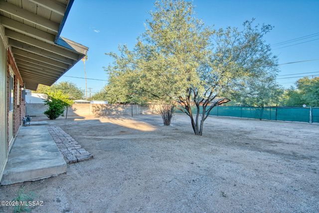 2303 E Beverly Drive, Tucson, AZ 85719