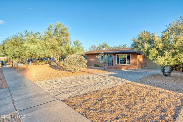 2303 E Beverly Drive, Tucson, AZ 85719