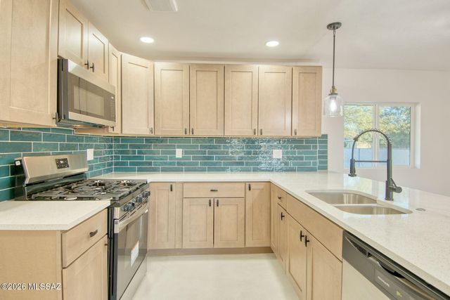 2303 E Beverly Drive, Tucson, AZ 85719