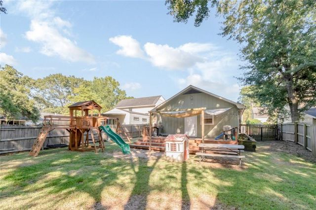 1052 Mccay Avenue, Mobile, AL 36609