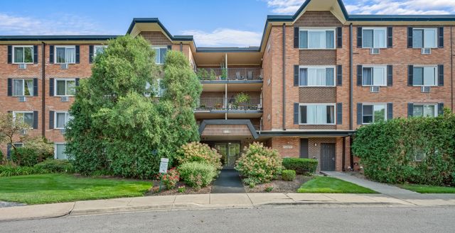 1217 S Old Wilke Road 303, Arlington Heights, IL 60005
