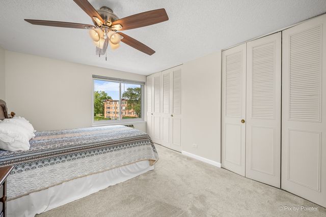 1217 S Old Wilke Road 303, Arlington Heights, IL 60005