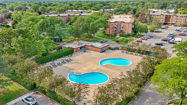 1217 S Old Wilke Road 303, Arlington Heights, IL 60005