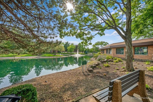 1217 S Old Wilke Road 303, Arlington Heights, IL 60005