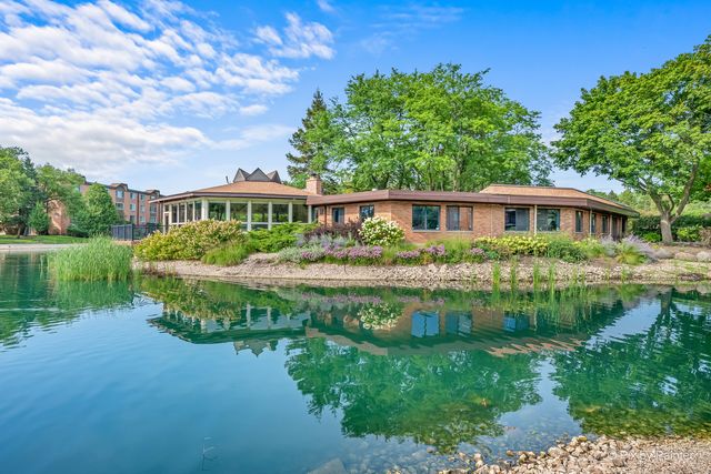 1217 S Old Wilke Road 303, Arlington Heights, IL 60005