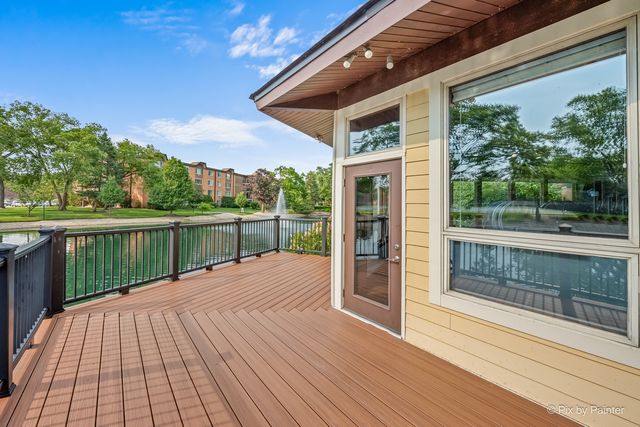 1217 S Old Wilke Road 303, Arlington Heights, IL 60005