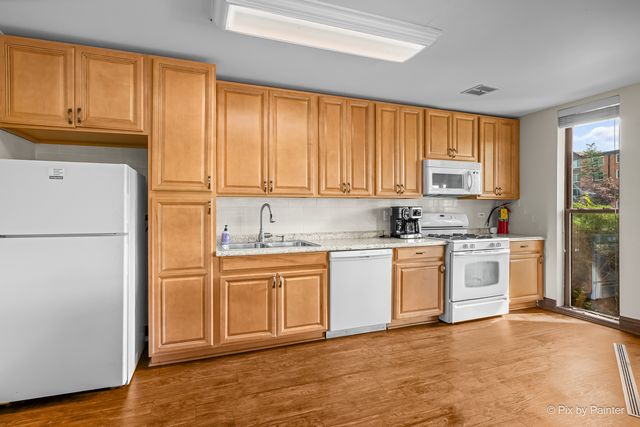 1217 S Old Wilke Road 303, Arlington Heights, IL 60005