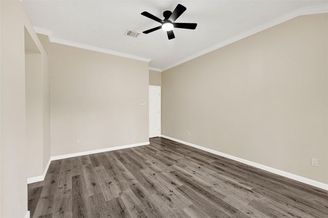 5306 Shady Gardens Drive, Houston, TX 77339