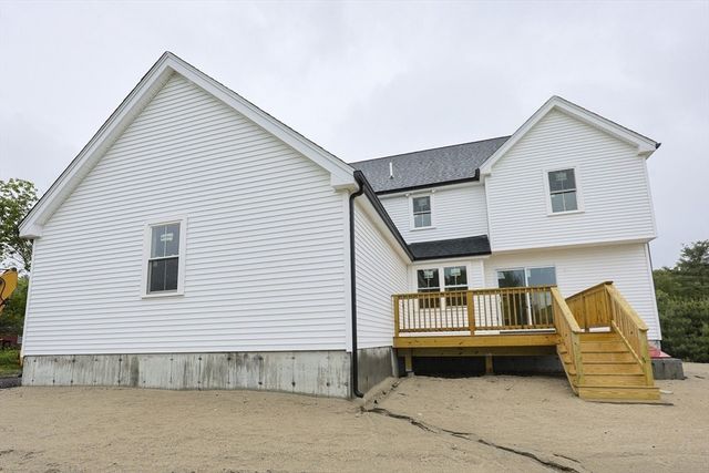 38 Hemlock Street, Douglas, MA 01516