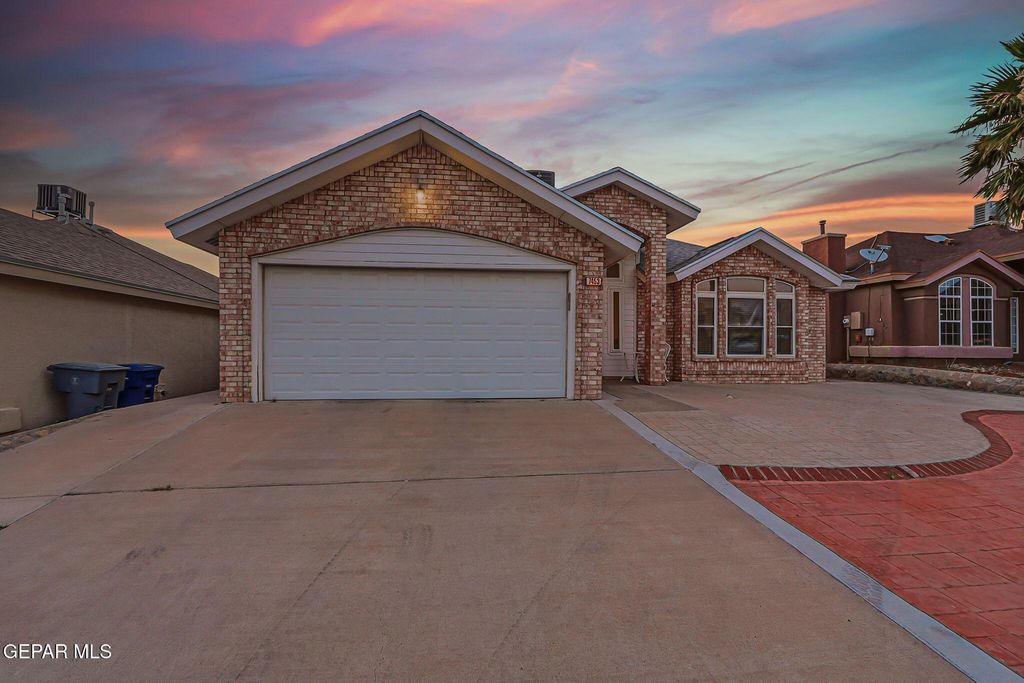 7453 Plaza Taurina Drive, El Paso, TX 79912