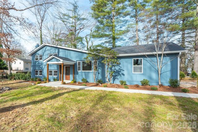 524 Pineland Road, Hendersonville, NC 28792