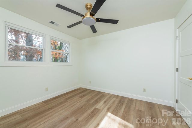 524 Pineland Road, Hendersonville, NC 28792