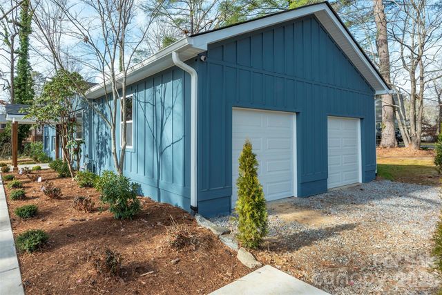 524 Pineland Road, Hendersonville, NC 28792