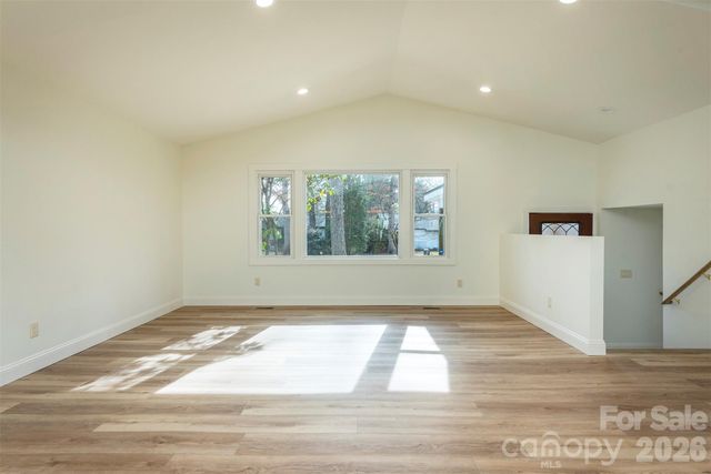 524 Pineland Road, Hendersonville, NC 28792