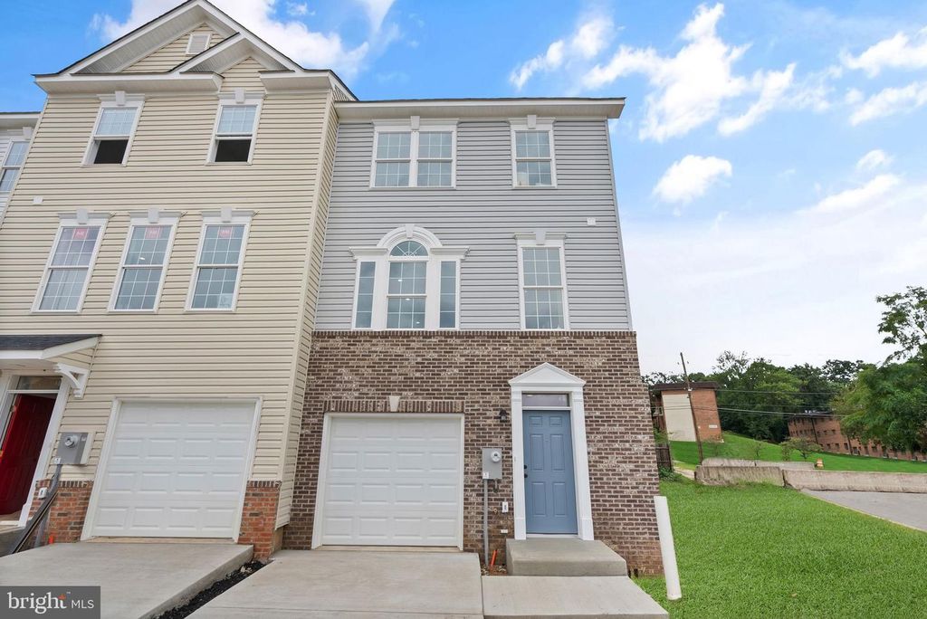 4927 DEVITT PL, Oxon Hill, MD 20745