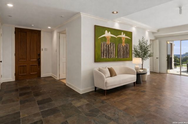 700 E Hildebrand Ave Apt 301, San Antonio, TX 78212