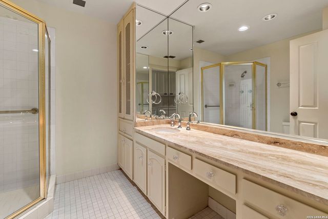 700 E Hildebrand Ave Apt 301, San Antonio, TX 78212