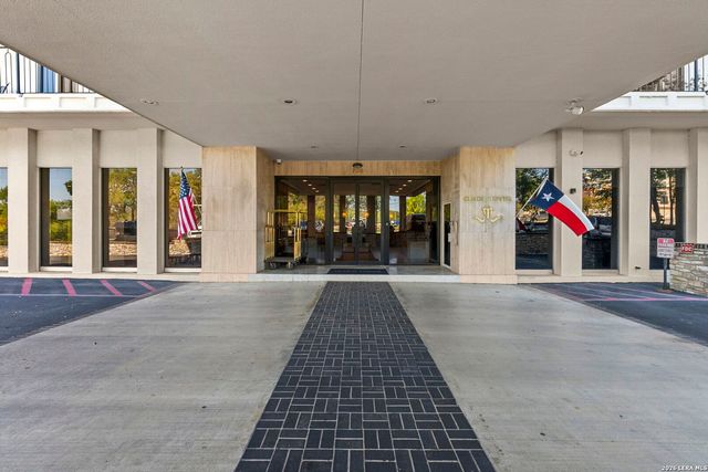 700 E Hildebrand Ave Apt 301, San Antonio, TX 78212