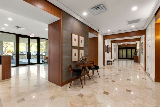 700 E Hildebrand Ave Apt 301, San Antonio, TX 78212