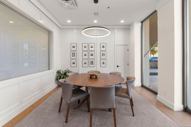 700 E Hildebrand Ave Apt 301, San Antonio, TX 78212