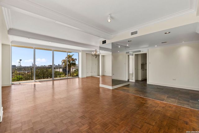 700 E Hildebrand Ave Apt 301, San Antonio, TX 78212