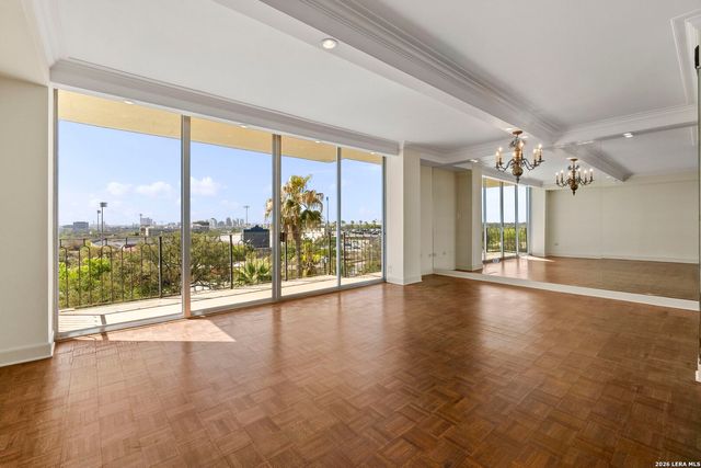 700 E Hildebrand Ave Apt 301, San Antonio, TX 78212