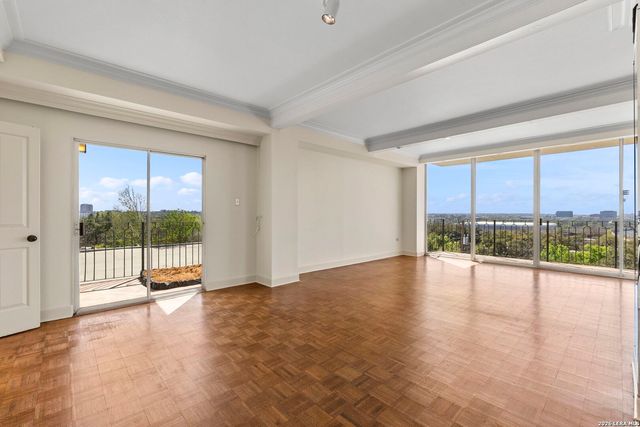 700 E Hildebrand Ave Apt 301, San Antonio, TX 78212