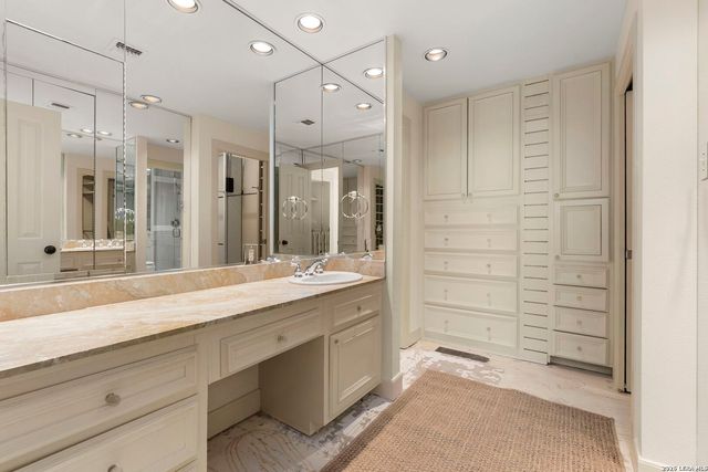 700 E Hildebrand Ave Apt 301, San Antonio, TX 78212