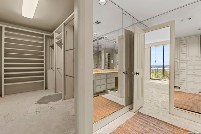 700 E Hildebrand Ave Apt 301, San Antonio, TX 78212