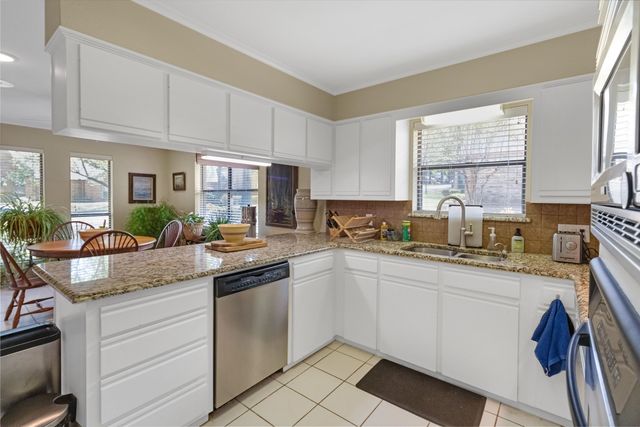 5805 Regents Row, Tyler, TX 75703