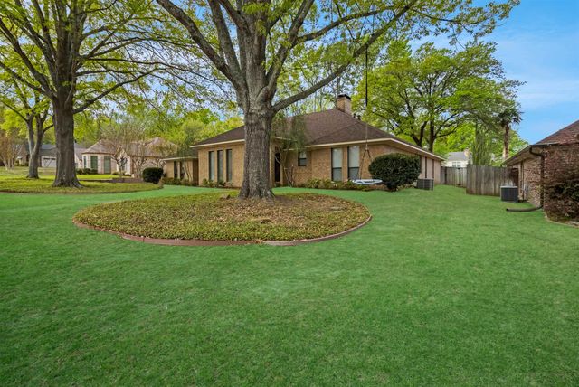 5805 Regents Row, Tyler, TX 75703