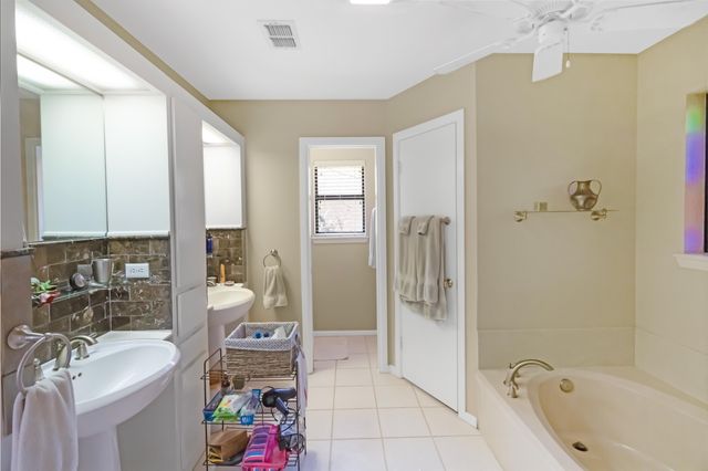 5805 Regents Row, Tyler, TX 75703