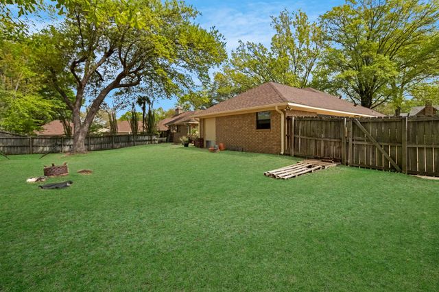 5805 Regents Row, Tyler, TX 75703